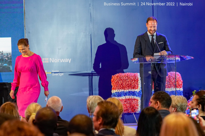 Kronprins Haakon entret talerstolen etter Kronprinsesse Victoria under næringslivsseminaret 